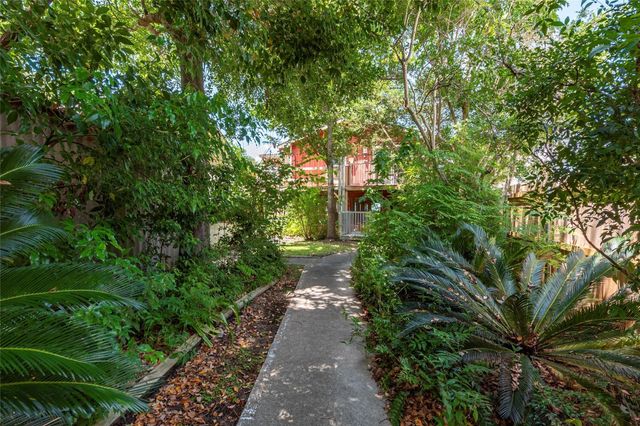 631 E Shore Drive, Clear Lake Shores, TX 77565