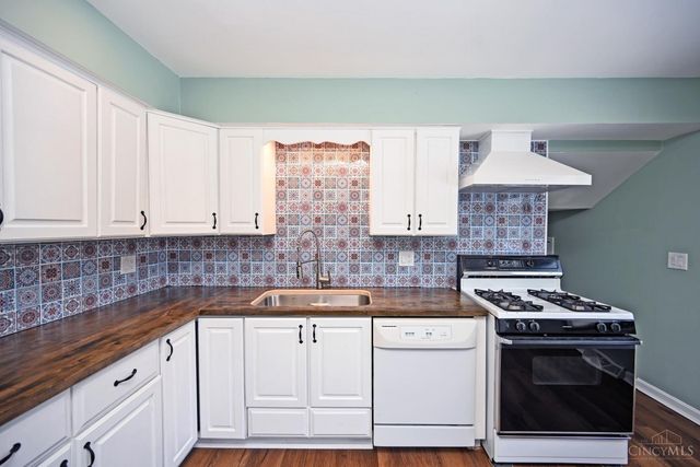 2660 Coshocton Court, Miami Twp, OH 45233