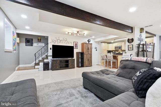 125 COUNTY LINE RD, Feasterville Trevose, PA 19053