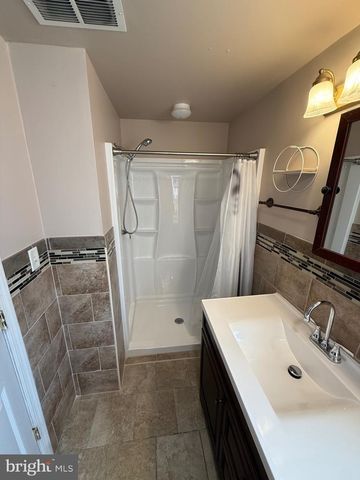 125 COUNTY LINE RD, Feasterville Trevose, PA 19053
