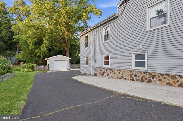 125 COUNTY LINE RD, Feasterville Trevose, PA 19053