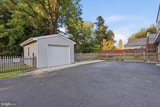 125 COUNTY LINE RD, Feasterville Trevose, PA 19053