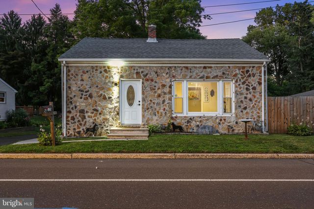 125 COUNTY LINE RD, Feasterville Trevose, PA 19053