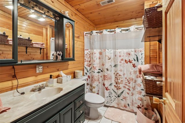 7812 & 7824 N 67th Avenue E, Kellogg, IA 50135