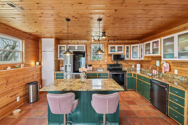 7812 & 7824 N 67th Avenue E, Kellogg, IA 50135