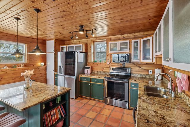 7812 & 7824 N 67th Avenue E, Kellogg, IA 50135