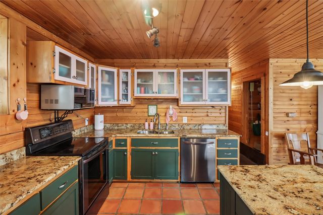 7812 & 7824 N 67th Avenue E, Kellogg, IA 50135