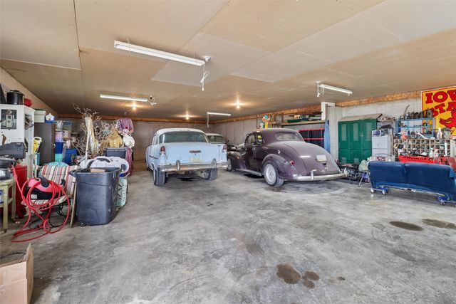 7812 & 7824 N 67th Avenue E, Kellogg, IA 50135