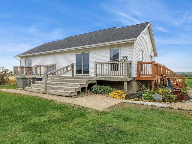 7812 & 7824 N 67th Avenue E, Kellogg, IA 50135