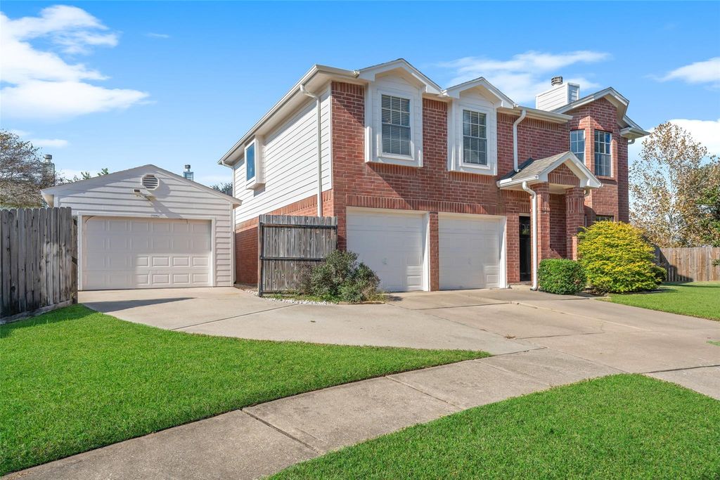 3504 Stonegate Circle, Pearland, TX 77584