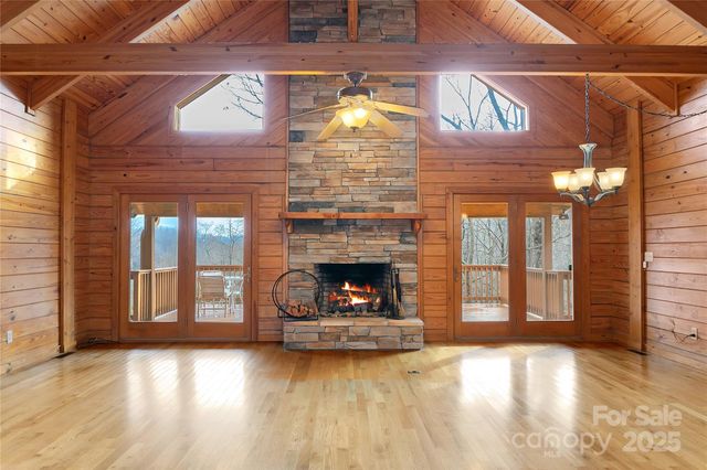 42 Tsitsi Court, Brevard, NC 28712