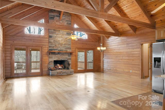 42 Tsitsi Court, Brevard, NC 28712