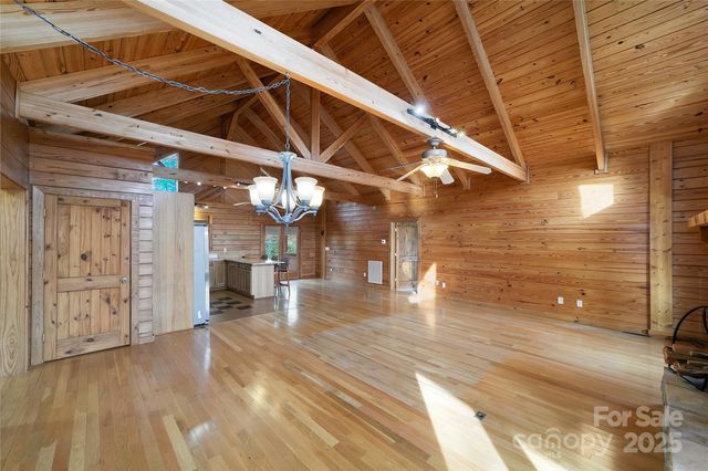 42 Tsitsi Court, Brevard, NC 28712