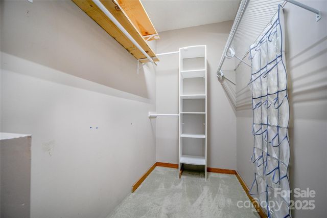 42 Tsitsi Court, Brevard, NC 28712