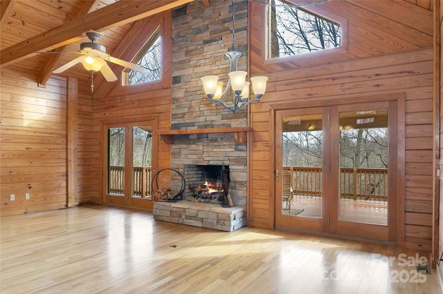 42 Tsitsi Court, Brevard, NC 28712