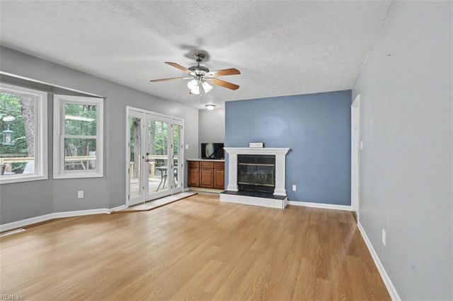 8172 Manor DR, Gloucester, VA 23061
