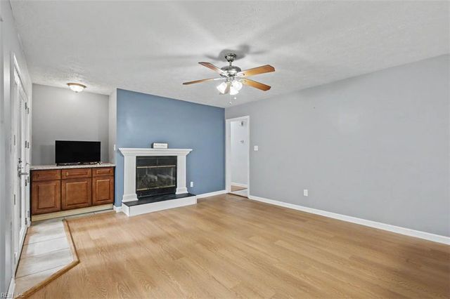 8172 Manor DR, Gloucester, VA 23061