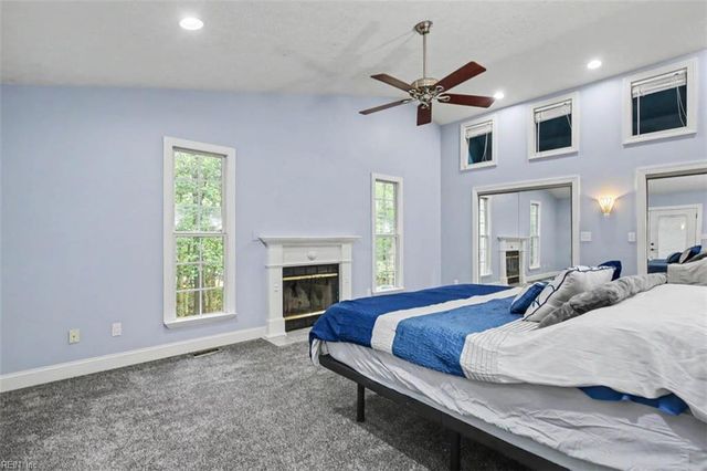 8172 Manor DR, Gloucester, VA 23061
