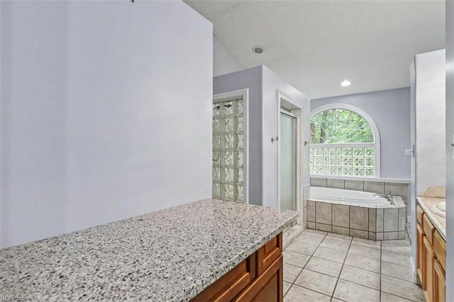 8172 Manor DR, Gloucester, VA 23061