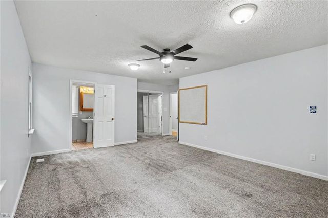 8172 Manor DR, Gloucester, VA 23061