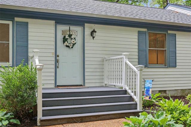 8172 Manor DR, Gloucester, VA 23061