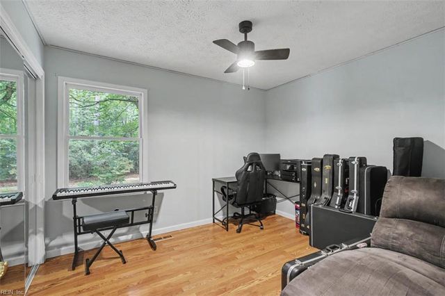 8172 Manor DR, Gloucester, VA 23061
