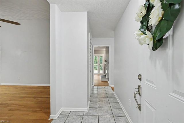 8172 Manor DR, Gloucester, VA 23061