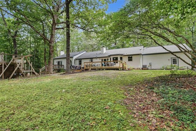8172 Manor DR, Gloucester, VA 23061