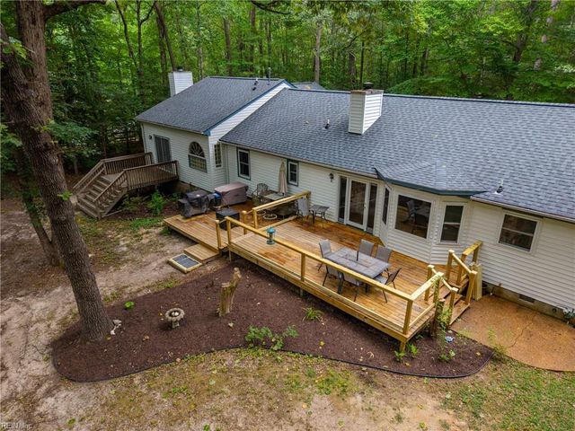 8172 Manor DR, Gloucester, VA 23061