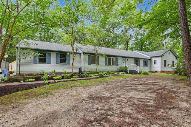 8172 Manor DR, Gloucester, VA 23061