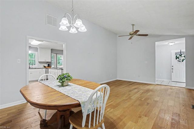 8172 Manor DR, Gloucester, VA 23061