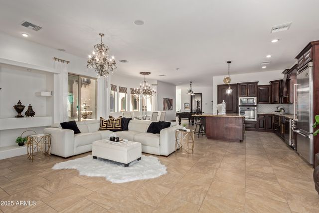 8315 E PALM Lane, Mesa, AZ 85207