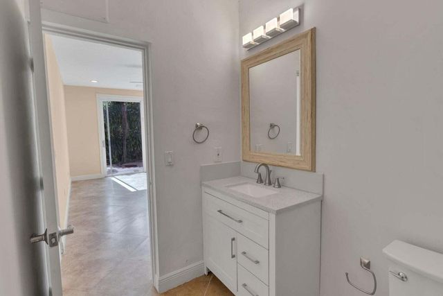 4500 SW 25th Terrace, Dania Beach, FL 33312