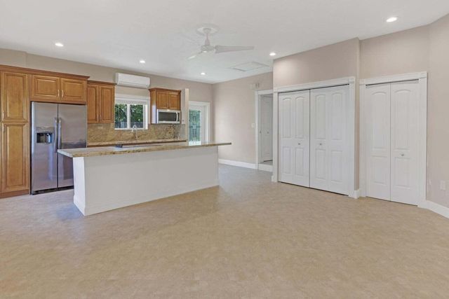 4500 SW 25th Terrace, Dania Beach, FL 33312