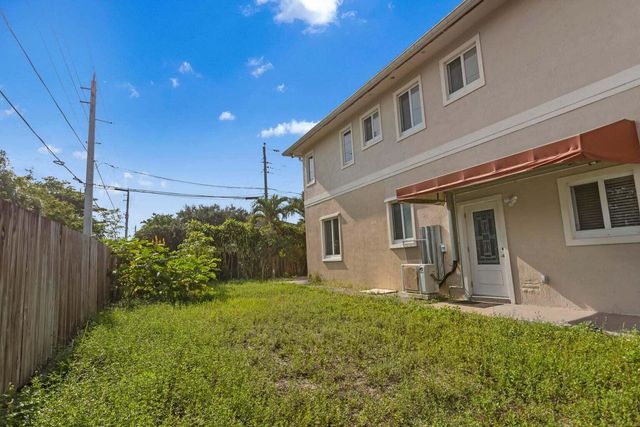 4500 SW 25th Terrace, Dania Beach, FL 33312