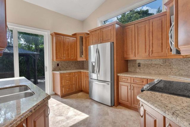 4500 SW 25th Terrace, Dania Beach, FL 33312