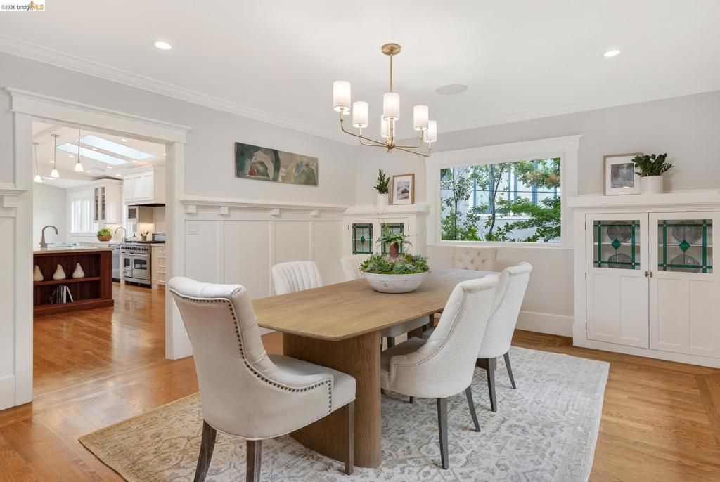 Image 12 of property listing at 153 Arbor Dr, Piedmont, CA 94610