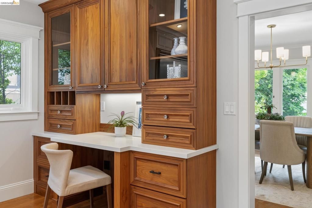 Image 18 of property listing at 153 Arbor Dr, Piedmont, CA 94610