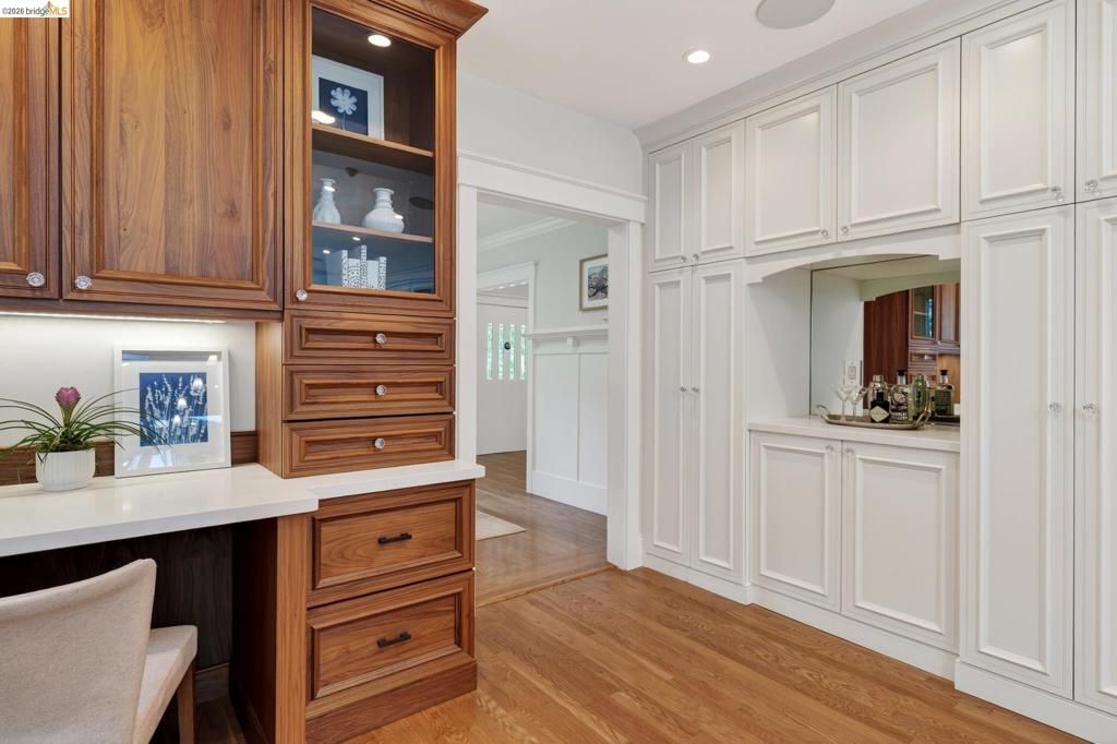 Image 19 of property listing at 153 Arbor Dr, Piedmont, CA 94610