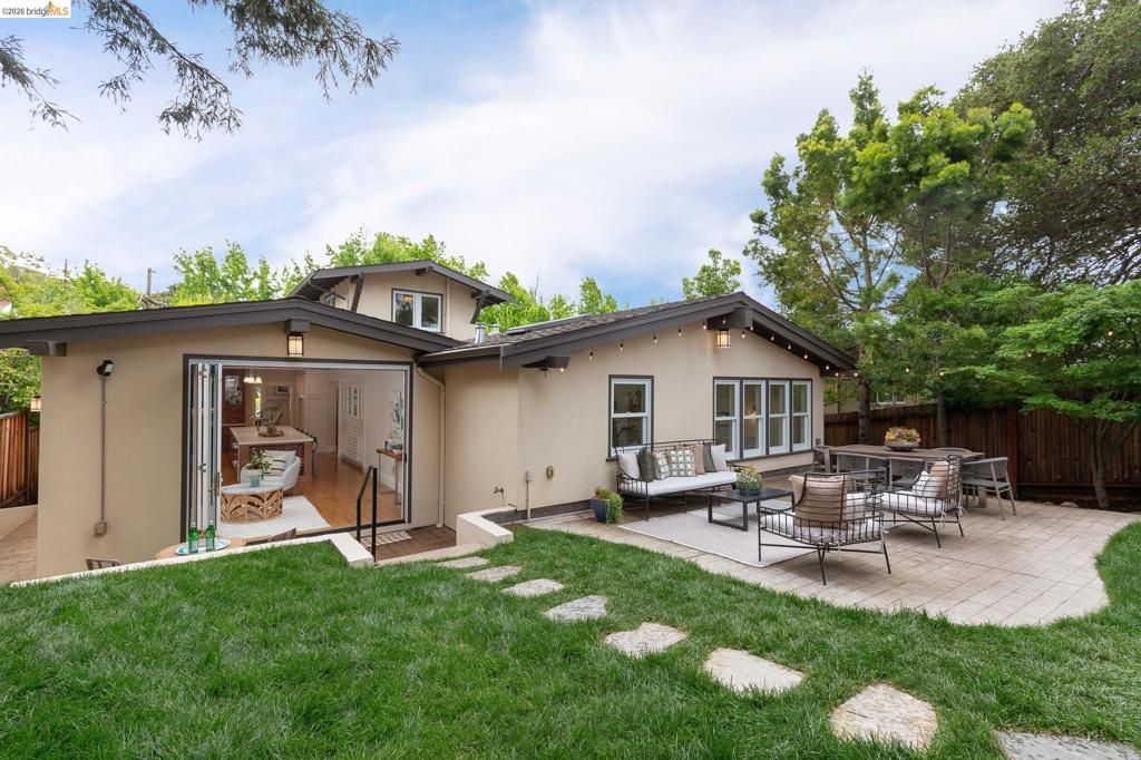 Image 25 of property listing at 153 Arbor Dr, Piedmont, CA 94610