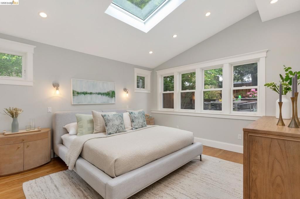 Image 26 of property listing at 153 Arbor Dr, Piedmont, CA 94610