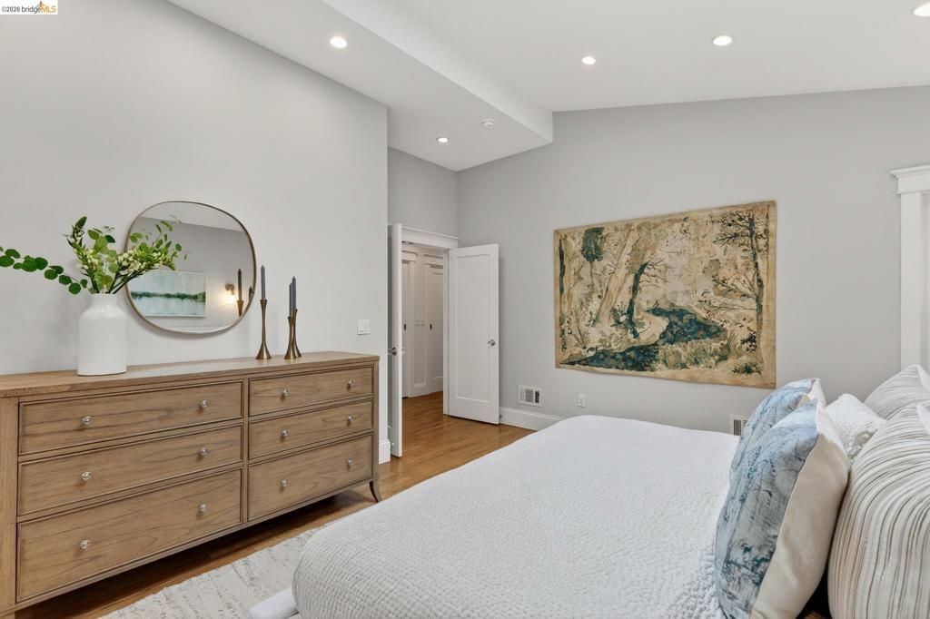 Image 28 of property listing at 153 Arbor Dr, Piedmont, CA 94610