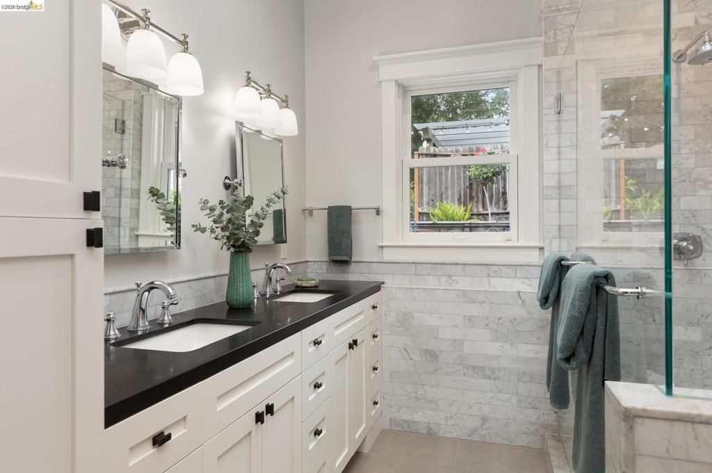 Image 29 of property listing at 153 Arbor Dr, Piedmont, CA 94610