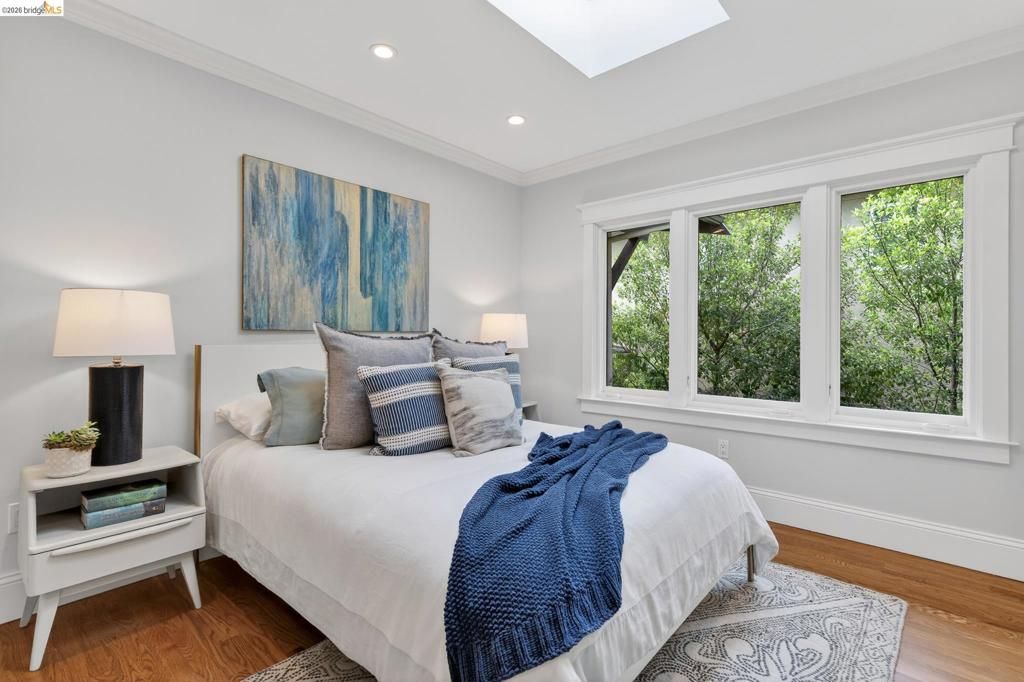 Image 34 of property listing at 153 Arbor Dr, Piedmont, CA 94610