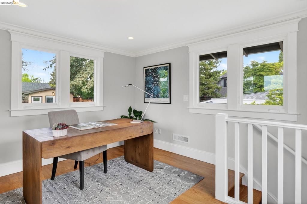 Image 37 of property listing at 153 Arbor Dr, Piedmont, CA 94610