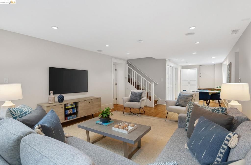 Image 39 of property listing at 153 Arbor Dr, Piedmont, CA 94610