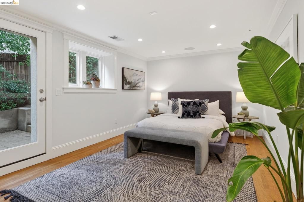 Image 45 of property listing at 153 Arbor Dr, Piedmont, CA 94610