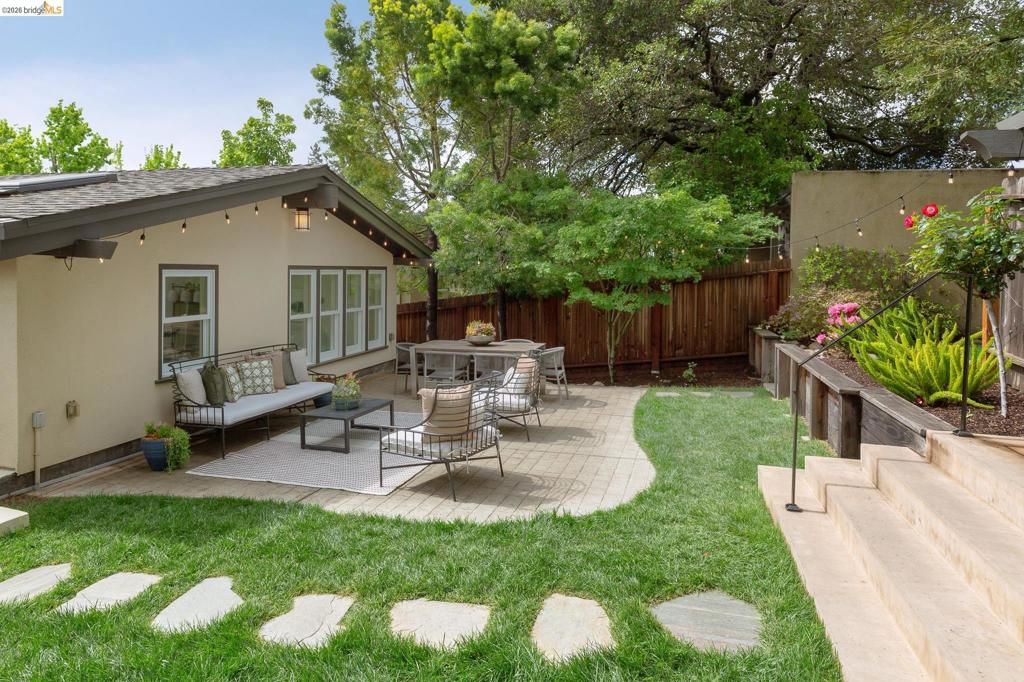 Image 49 of property listing at 153 Arbor Dr, Piedmont, CA 94610