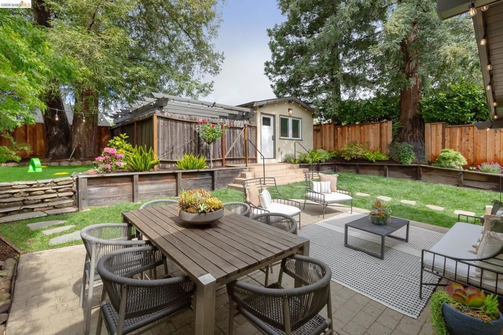 Image 51 of property listing at 153 Arbor Dr, Piedmont, CA 94610