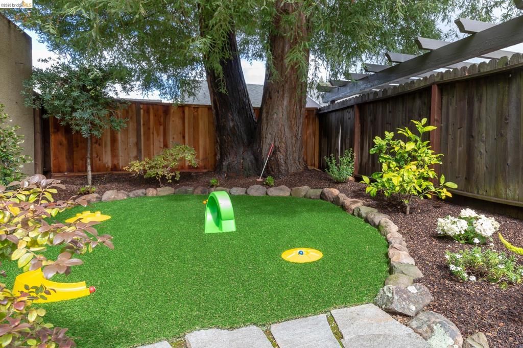 Image 53 of property listing at 153 Arbor Dr, Piedmont, CA 94610